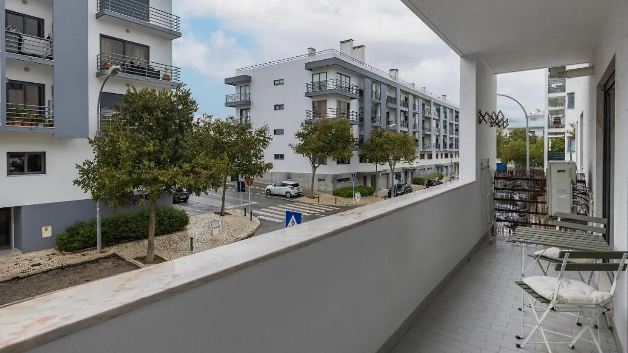 3 Bedroom Oeiras Wonder W/ Balcony By Lovelystay 0*,  Portugal