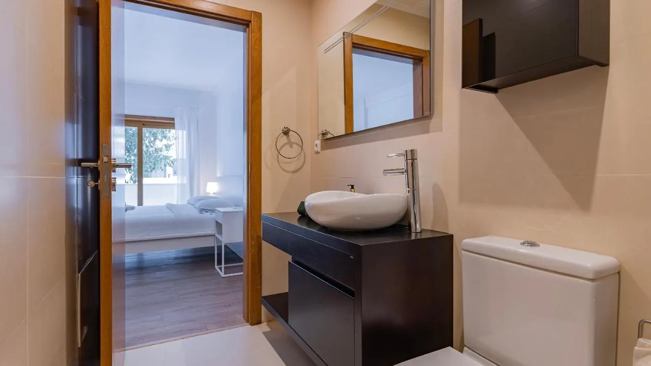 3 Bedroom Oeiras Wonder W/ Balcony By Lovelystay Apartamento