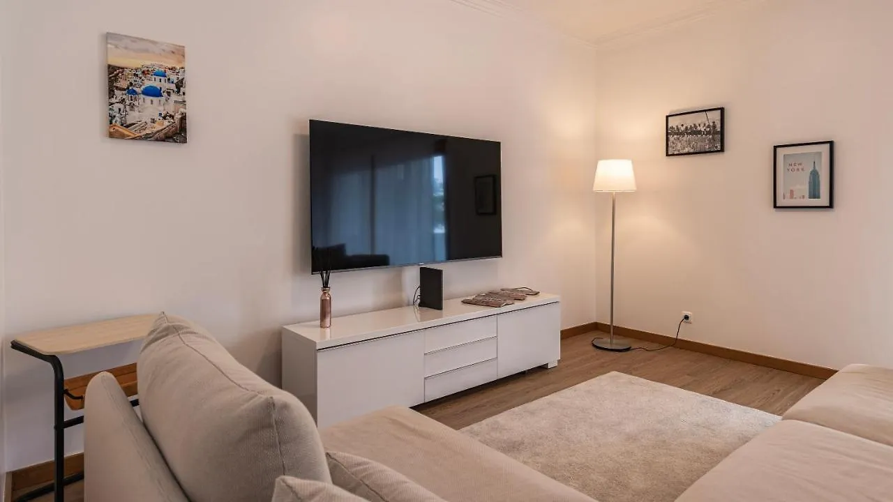 Apartamento 3 Bedroom Oeiras Wonder W/ Balcony By Lovelystay