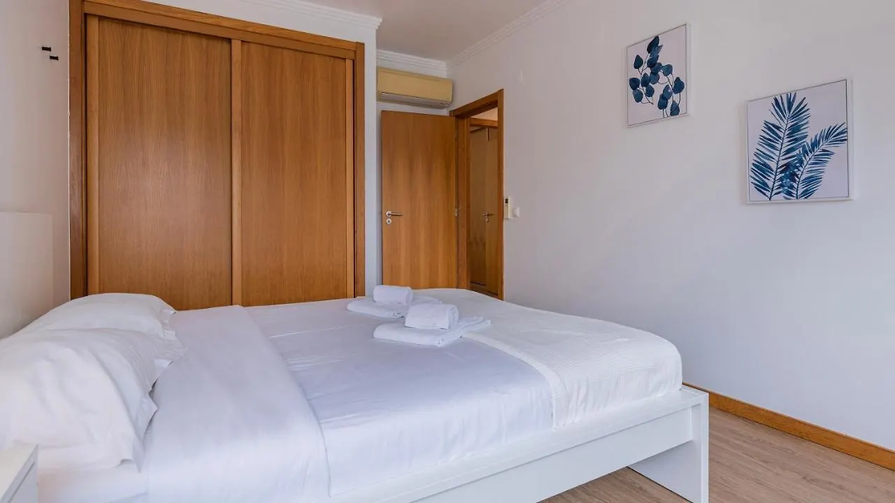 3 Bedroom Oeiras Wonder W/ Balcony By Lovelystay Portugal