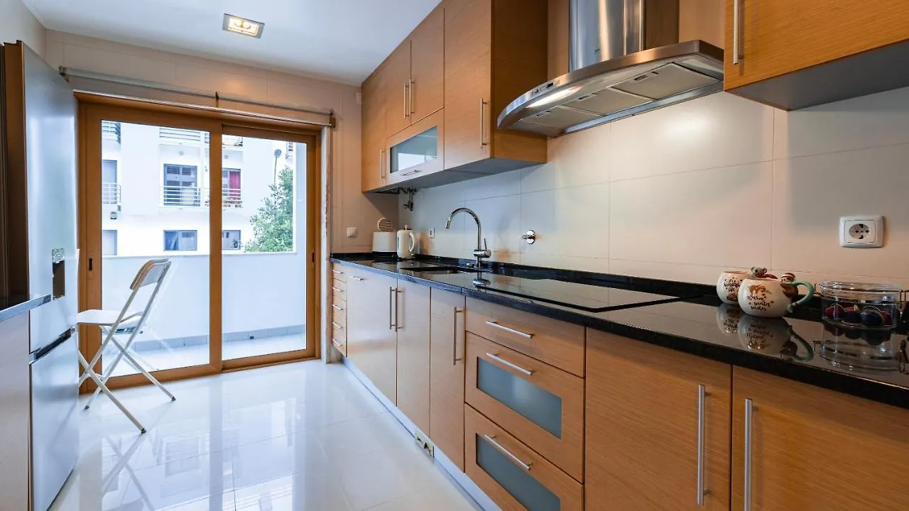 3 Bedroom Oeiras Wonder W/ Balcony By Lovelystay