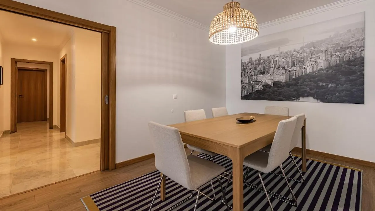 3 Bedroom Oeiras Wonder W/ Balcony By Lovelystay 0*,  Portugal
