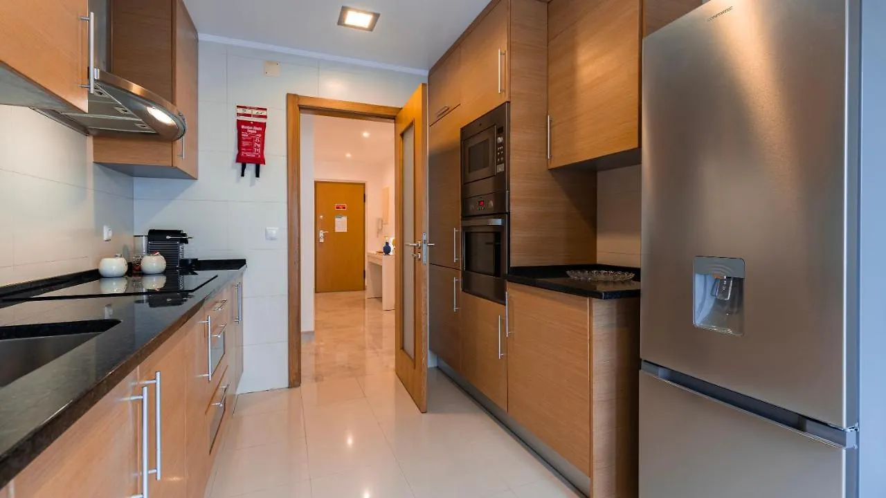 3 Bedroom Oeiras Wonder W/ Balcony By Lovelystay
