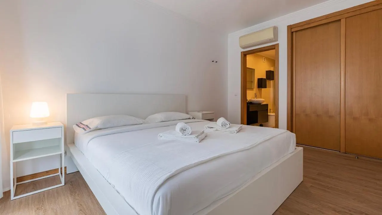 3 Bedroom Oeiras Wonder W/ Balcony By Lovelystay Apartamento